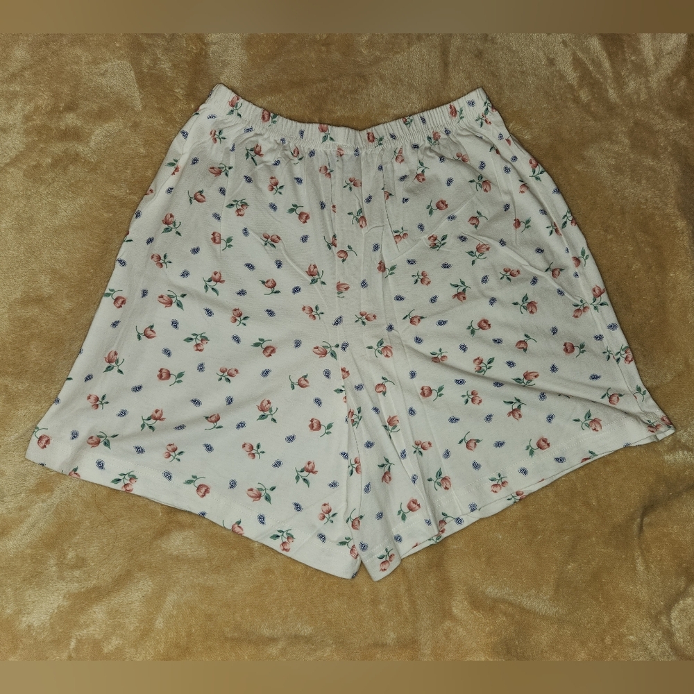 Vintage 1980s 1990s White Cotton High Waisted Floral Shorts by Komar